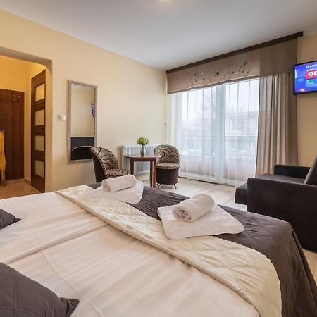 Dom Jastrzebia Z Basenem I Jacuzzi Daire Jastrzębia Góra Dış mekan fotoğraf