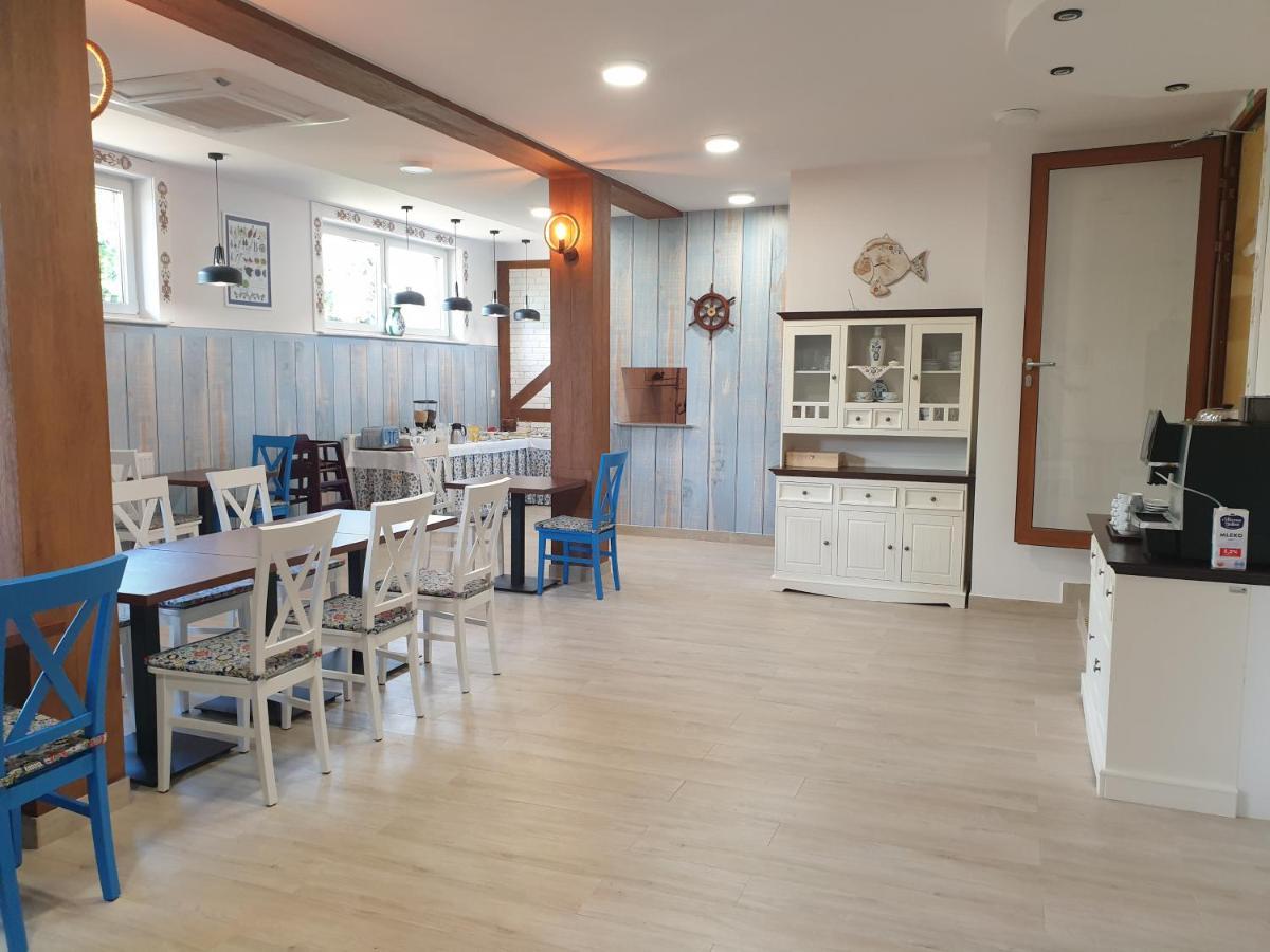 Dom Jastrzebia Z Basenem I Jacuzzi Daire Jastrzębia Góra Dış mekan fotoğraf