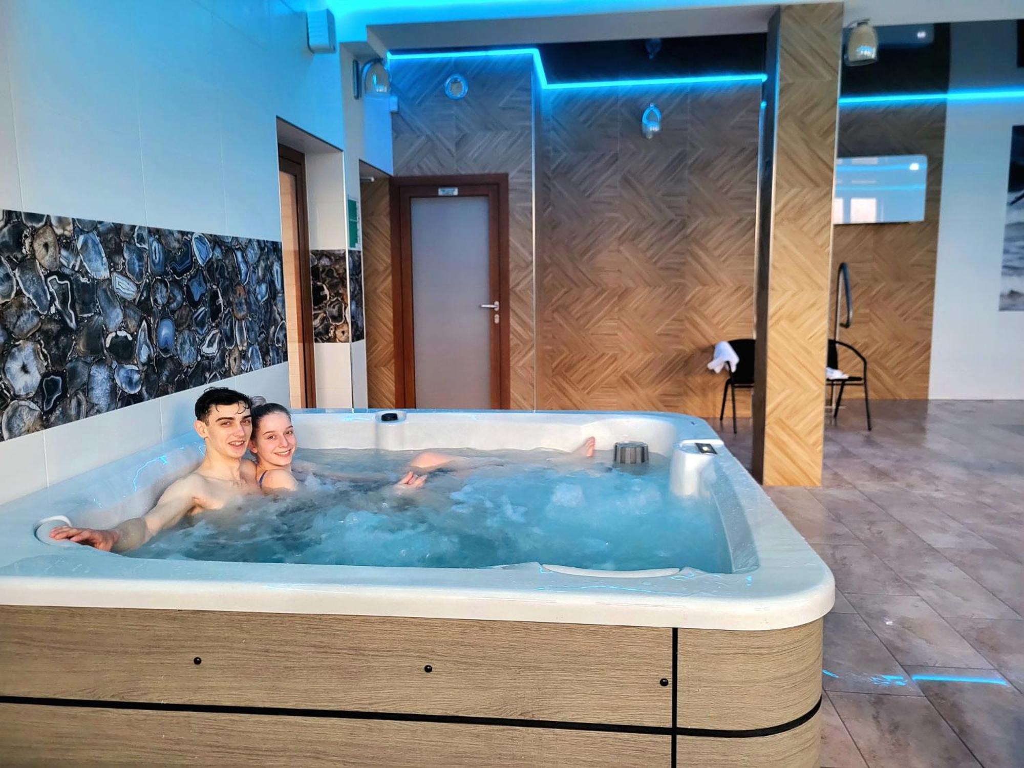 Dom Jastrzebia Z Basenem I Jacuzzi Daire Jastrzębia Góra Dış mekan fotoğraf