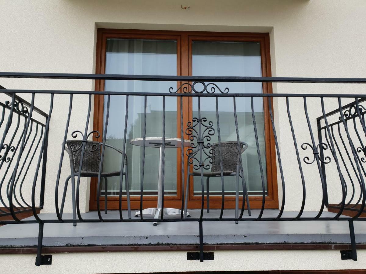 Dom Jastrzebia Z Basenem I Jacuzzi Daire Jastrzębia Góra Dış mekan fotoğraf