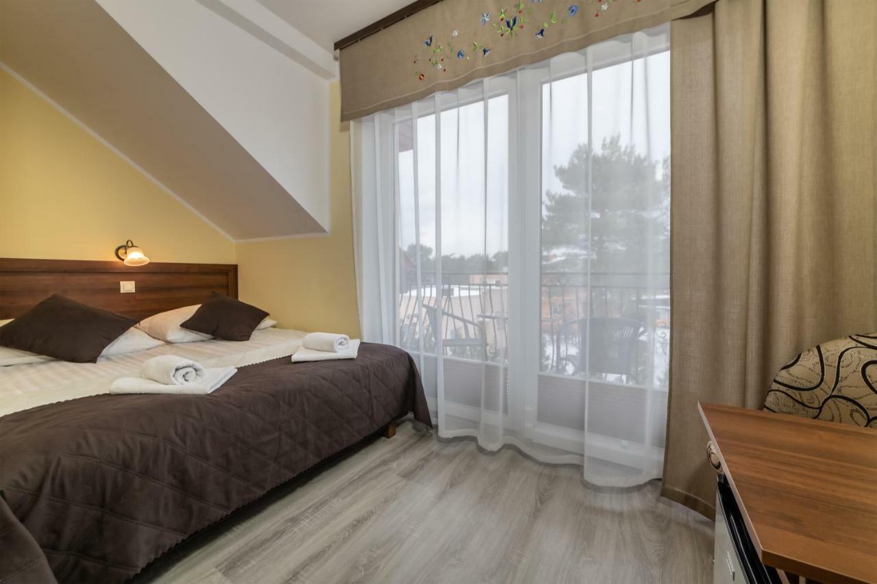 Dom Jastrzebia Z Basenem I Jacuzzi Daire Jastrzębia Góra Dış mekan fotoğraf