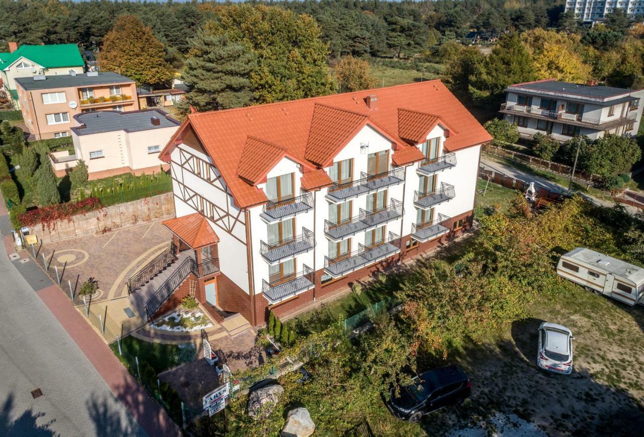 Dom Jastrzebia Z Basenem I Jacuzzi Daire Jastrzębia Góra Dış mekan fotoğraf