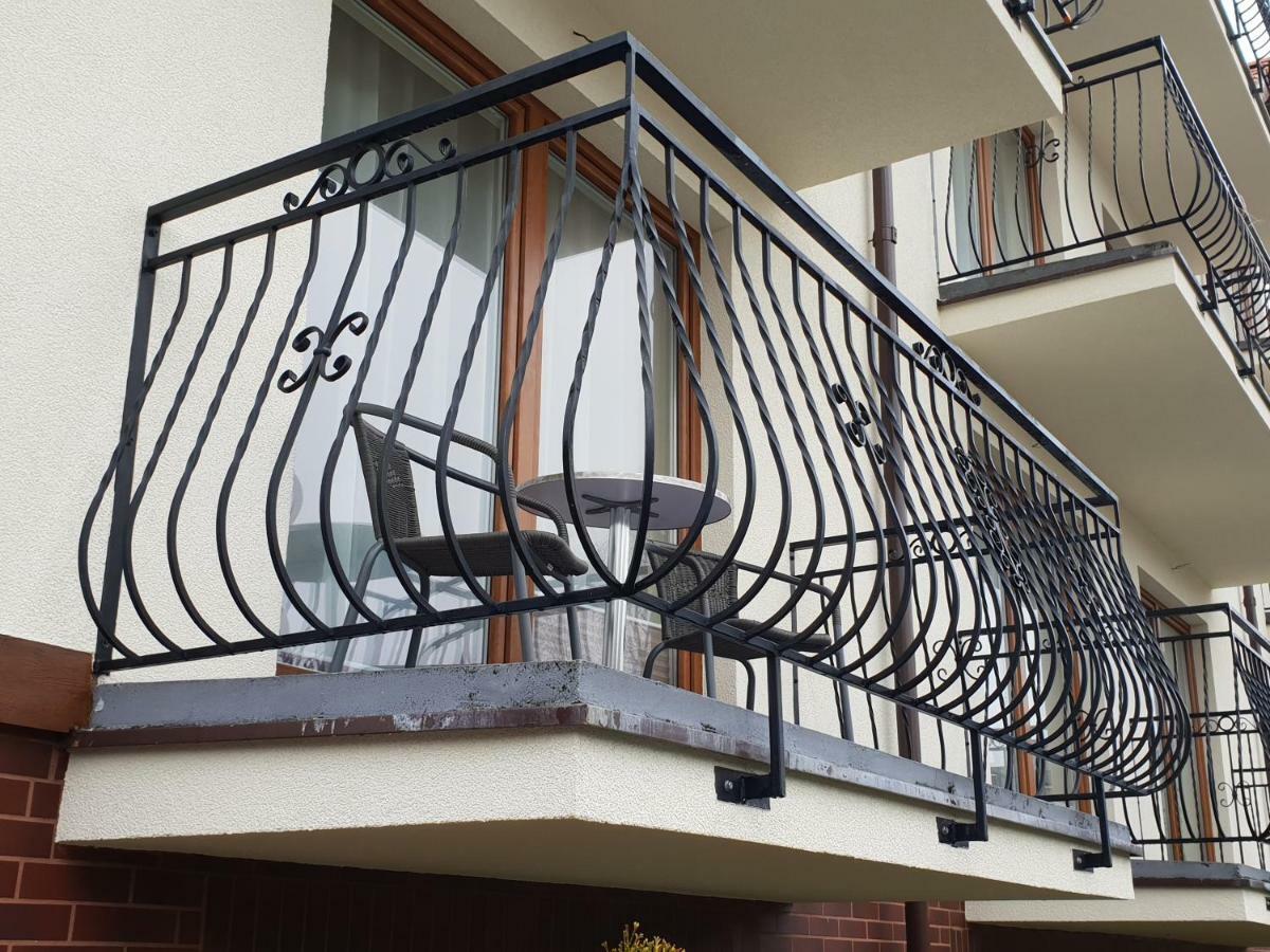 Dom Jastrzebia Z Basenem I Jacuzzi Daire Jastrzębia Góra Dış mekan fotoğraf