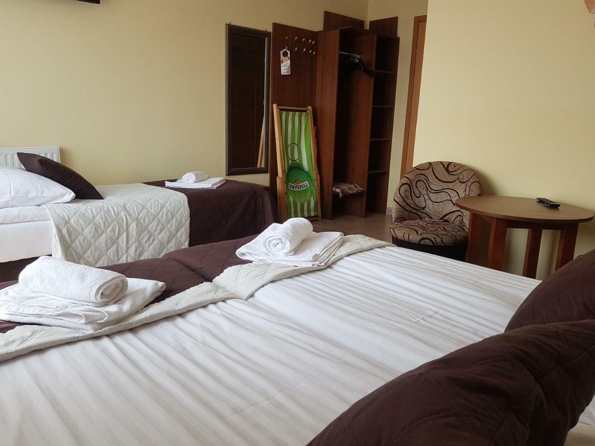 Dom Jastrzebia Z Basenem I Jacuzzi Daire Jastrzębia Góra Dış mekan fotoğraf